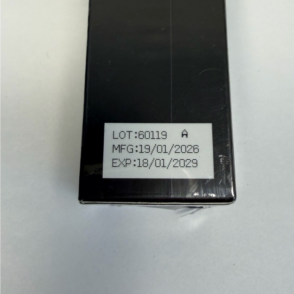 Luxe Color Changing Foundation - Medium 02 - NEW - Picture 4 of 4